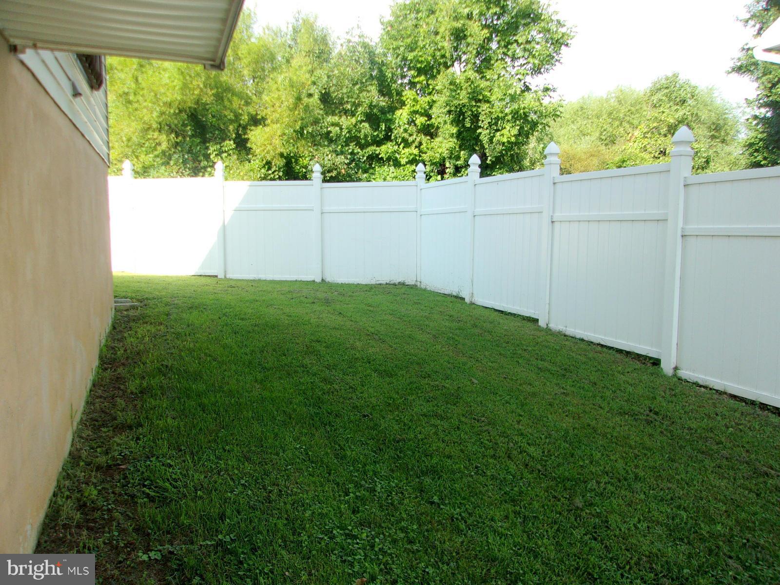 12 Perry Ridge Court Baltimore, MD 21237 - Photo 19 of 20 Exterior (Rear)
