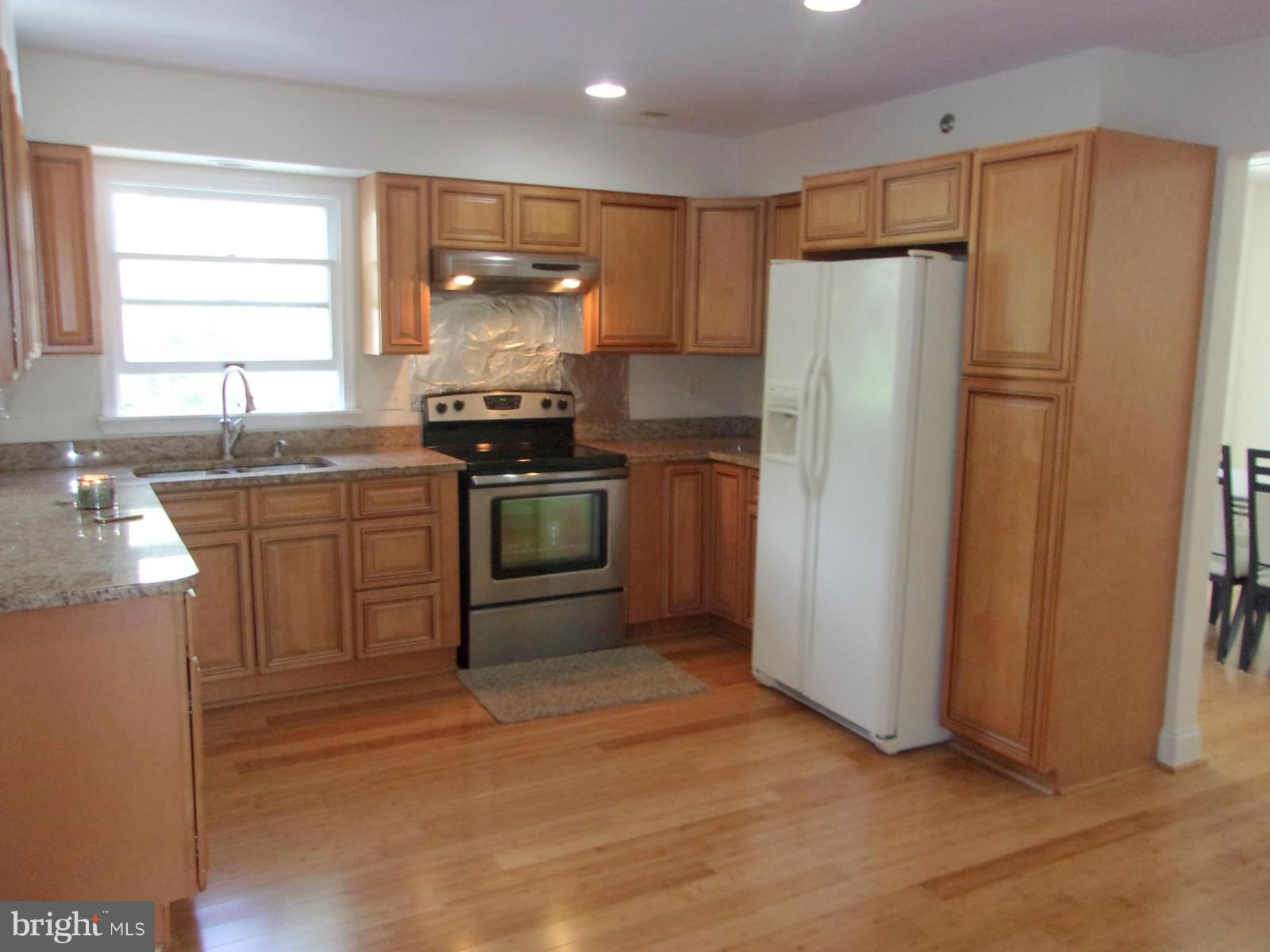 12 Perry Ridge Court Baltimore, MD 21237 - Photo 3 of 20 Kitchen
