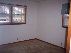 104 Robin Road Bristol, TN 37620 - Photo 11 of 19 Master Bedroom