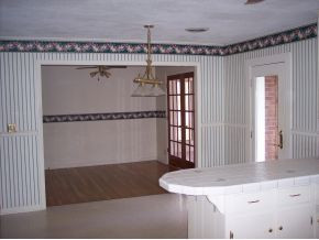 104 Robin Road Bristol, TN 37620 - Photo 8 of 19 Kitchen eating area