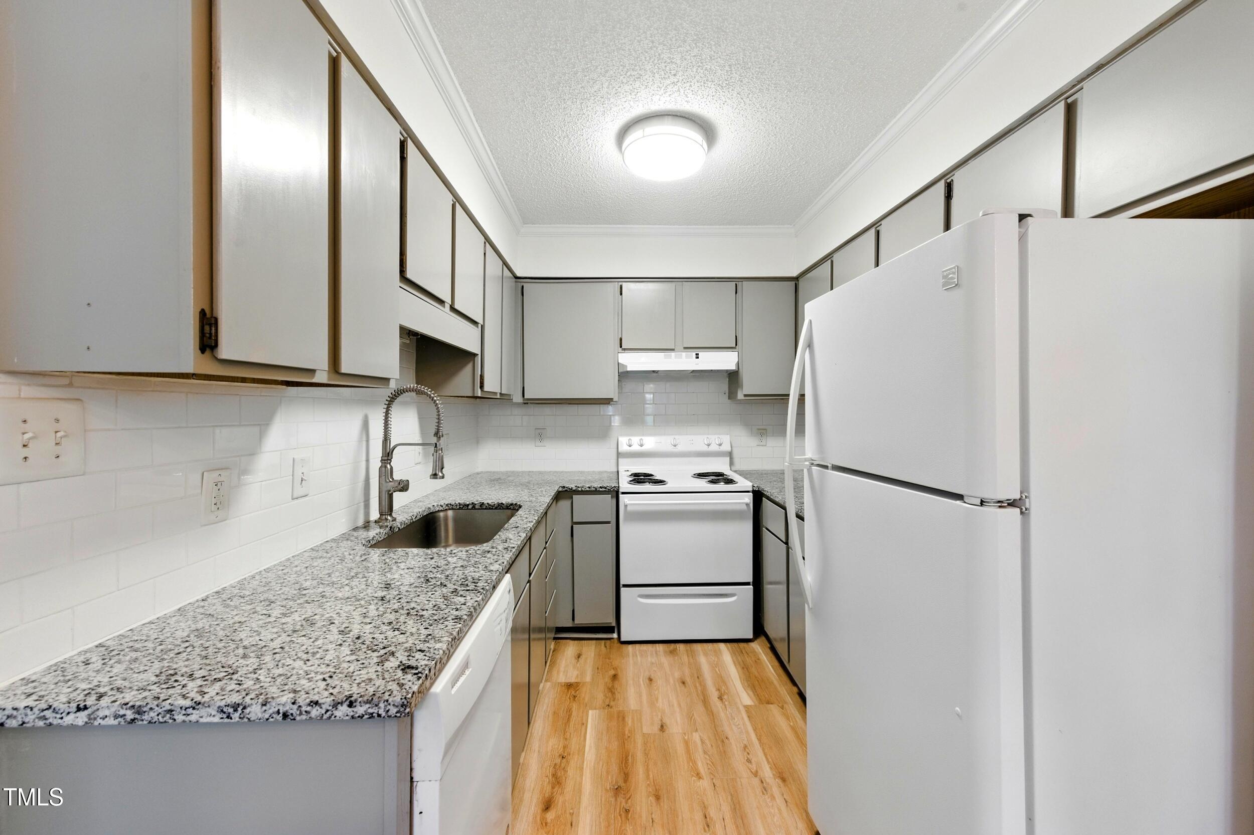 109 Virginia Place Cary, NC 27513 - Photo 9 of 24 12_rg1_7497