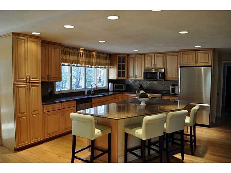 6 Wingate Road Lincoln, RI 02865 - Photo 12 of 17 Kitchen.