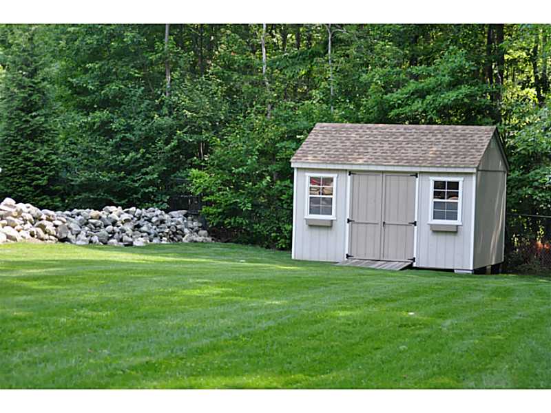 6 Wingate Road Lincoln, RI 02865 - Photo 4 of 17 Yard/Garden.