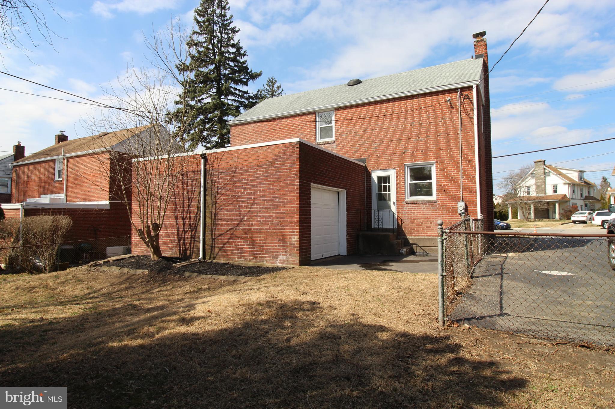 415 East Manoa Road Havertown, PA 19083 - Photo 3 of 22