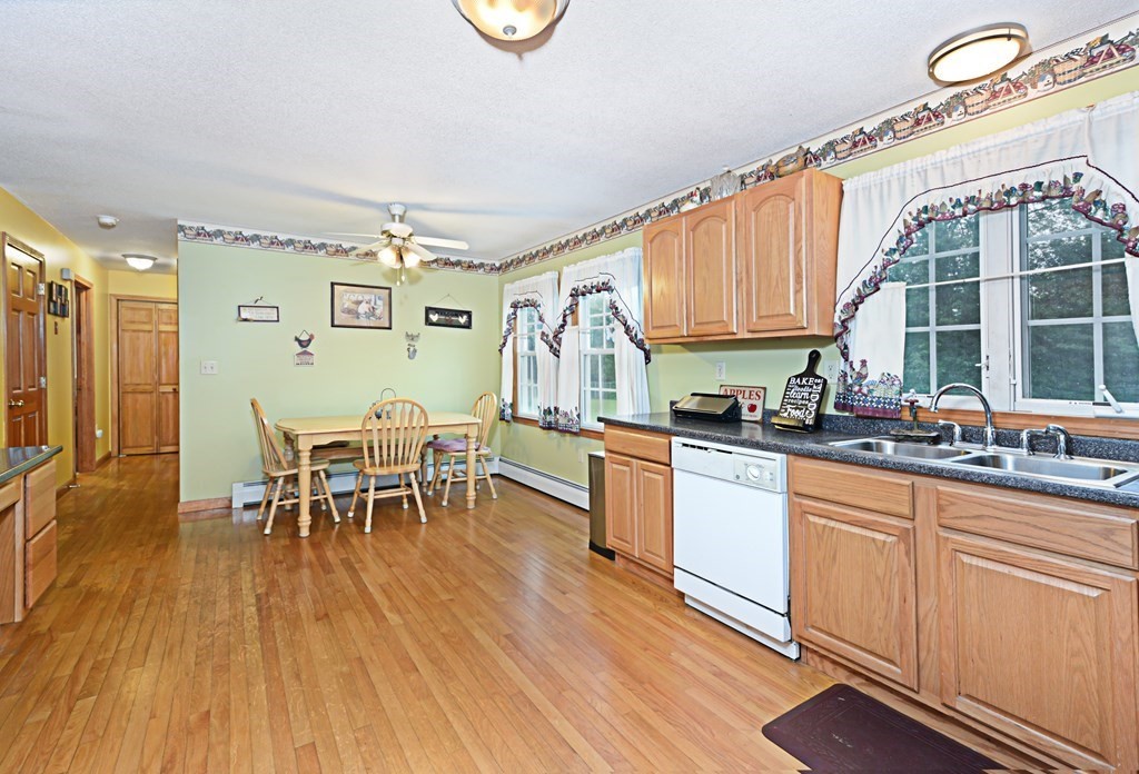 65 Washington Road Brimfield, MA 01010 - Photo 9 of 30