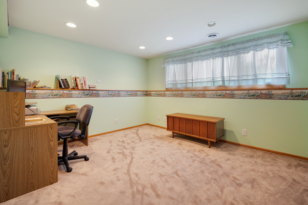 14413 Pleasant Valley Road Woodstock, IL 60098 - Photo 17 of 30