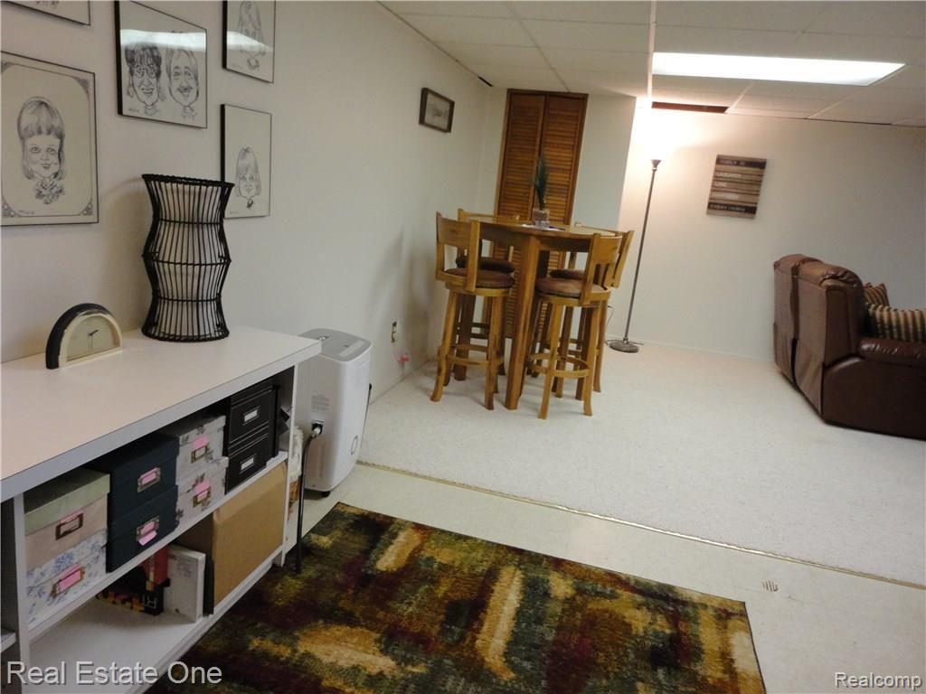 32305 Baintree Road Farmington Hills, MI 48334 - Photo 36 of 53
