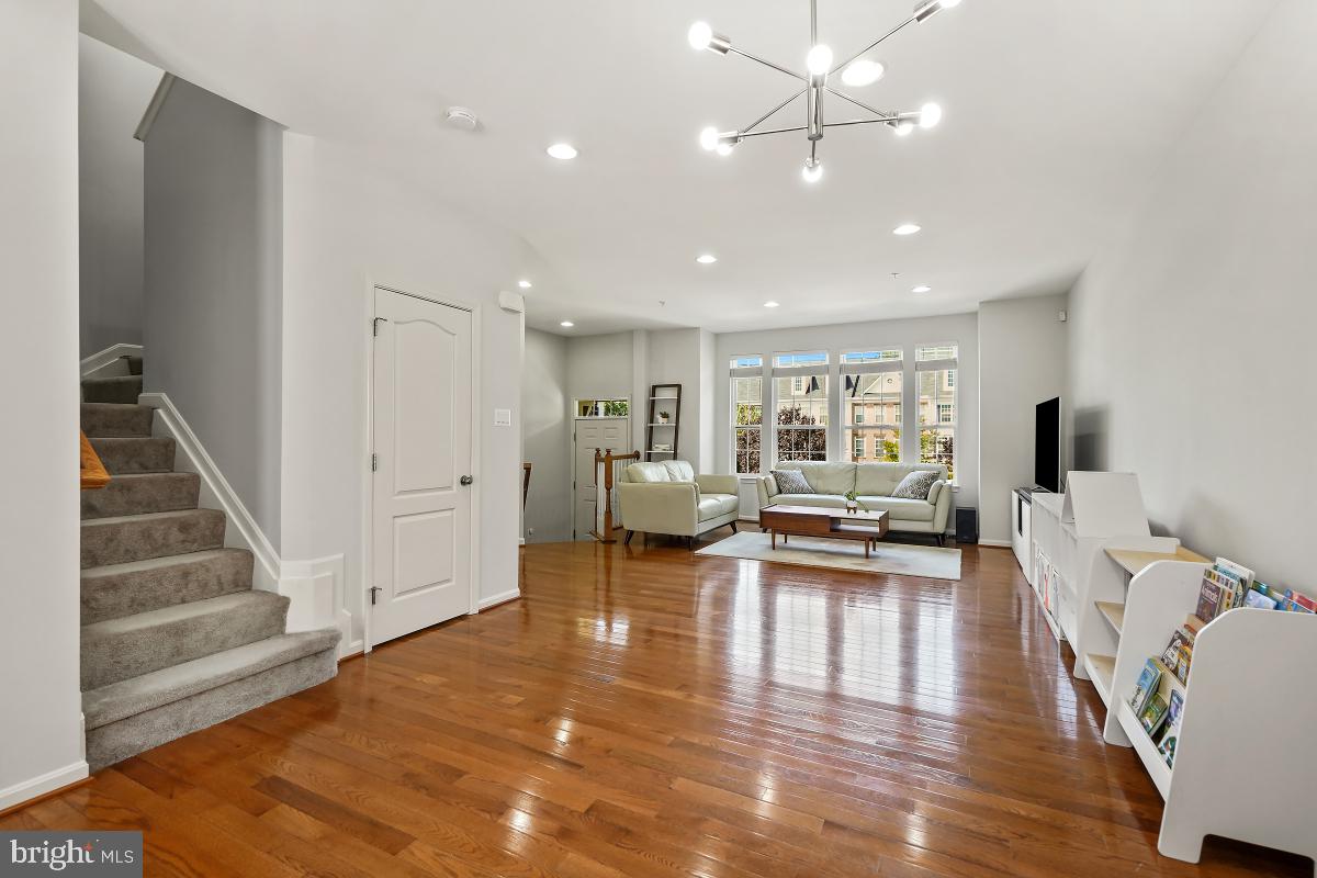 9836 Solar Course Laurel, MD 20723 - Photo 6 of 43