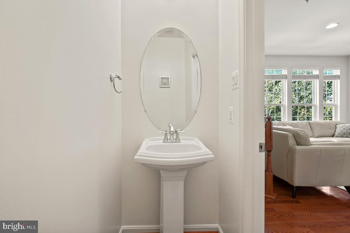 9836 Solar Course Laurel, MD 20723 - Photo 9 of 43