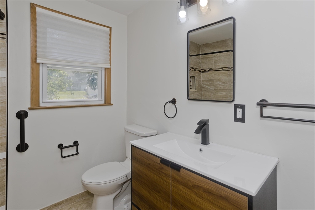 374 Commonwealth Avenue Springfield, MA 01108 - Photo 13 of 23