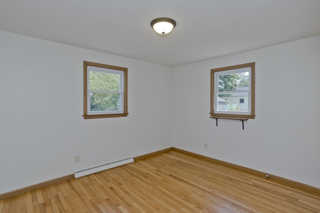 374 Commonwealth Avenue Springfield, MA 01108 - Photo 15 of 23