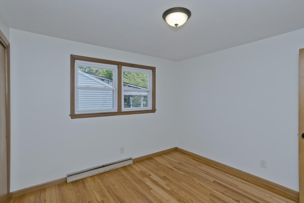 374 Commonwealth Avenue Springfield, MA 01108 - Photo 17 of 23