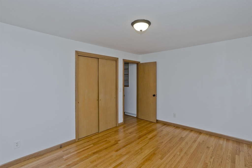 374 Commonwealth Avenue Springfield, MA 01108 - Photo 20 of 23