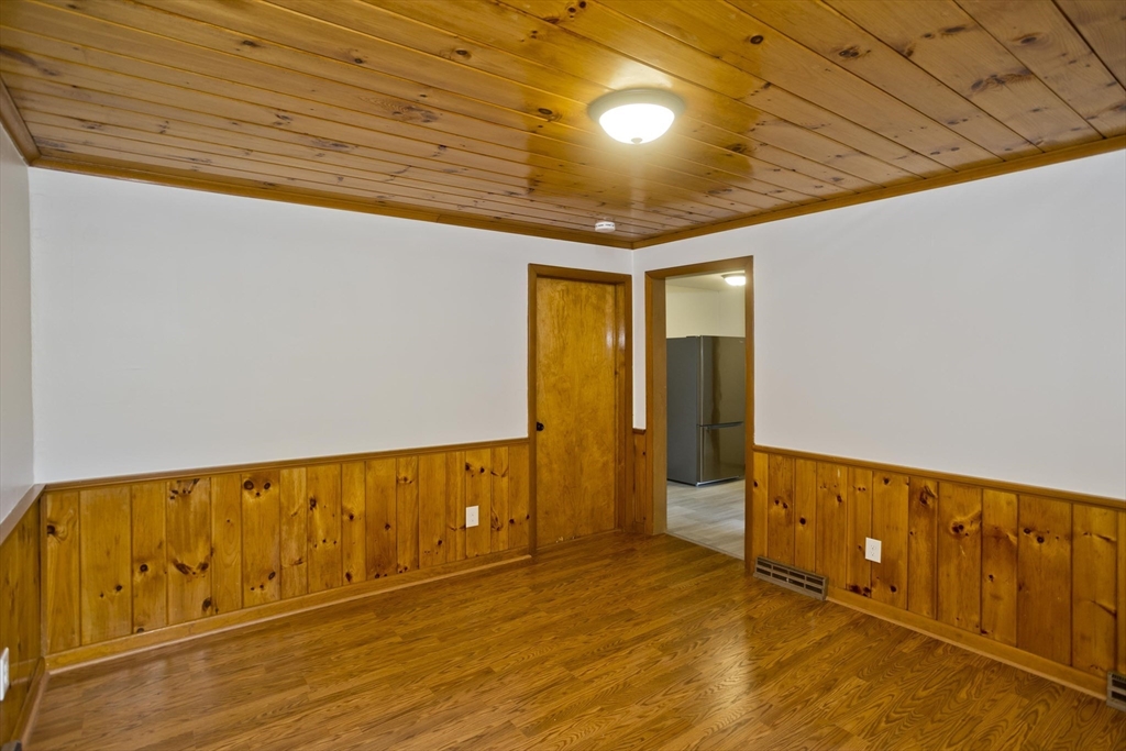 374 Commonwealth Avenue Springfield, MA 01108 - Photo 10 of 23