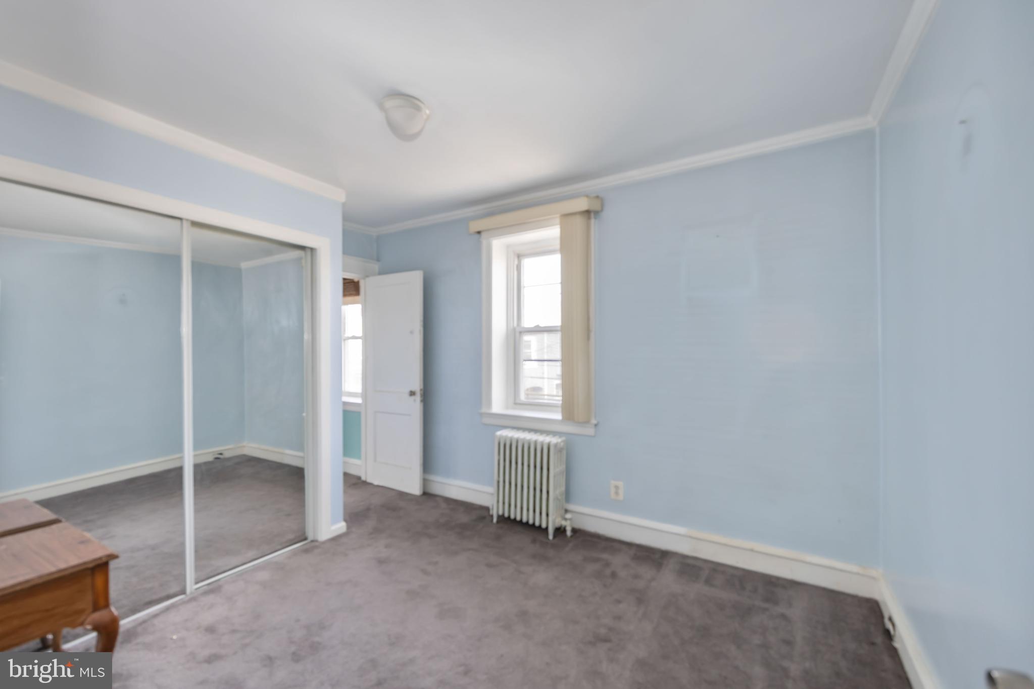537 Elm Avenue Upper Darby, PA 19082 - Photo 21 of 30 an empty room with windows
