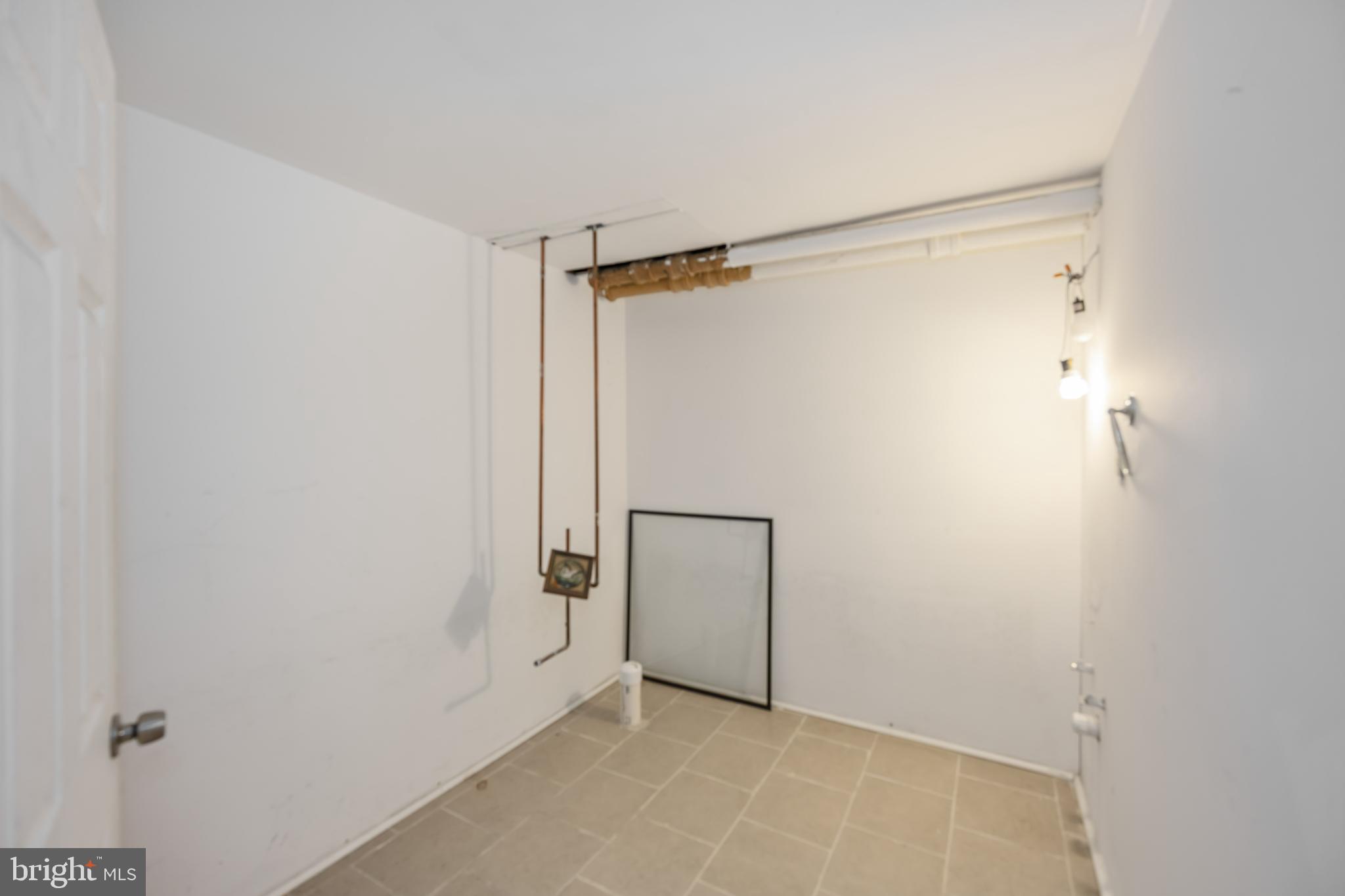 537 Elm Avenue Upper Darby, PA 19082 - Photo 28 of 30 a view of an empty room