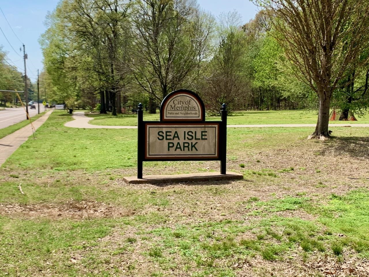 1229 Wilmore Road Memphis, TN 38117 - Photo 20 of 20 a view of a park with large trees