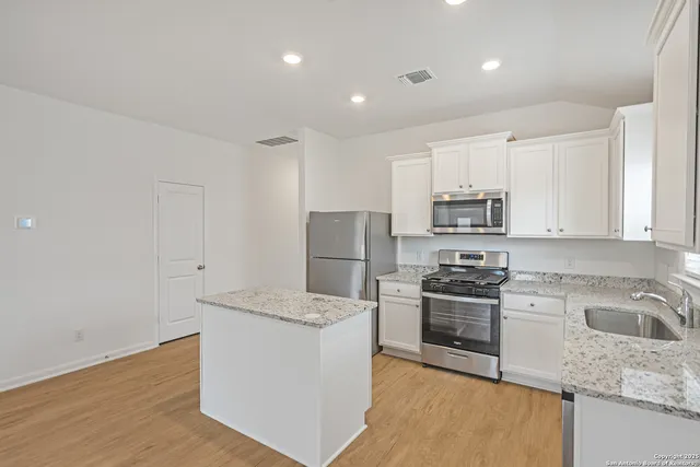 $1,945 | 11836 Luckey Villa, San Antonio, TX 78252