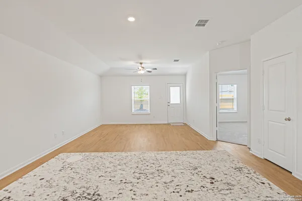 $1,975 | 11836 Luckey Villa, San Antonio, TX 78252