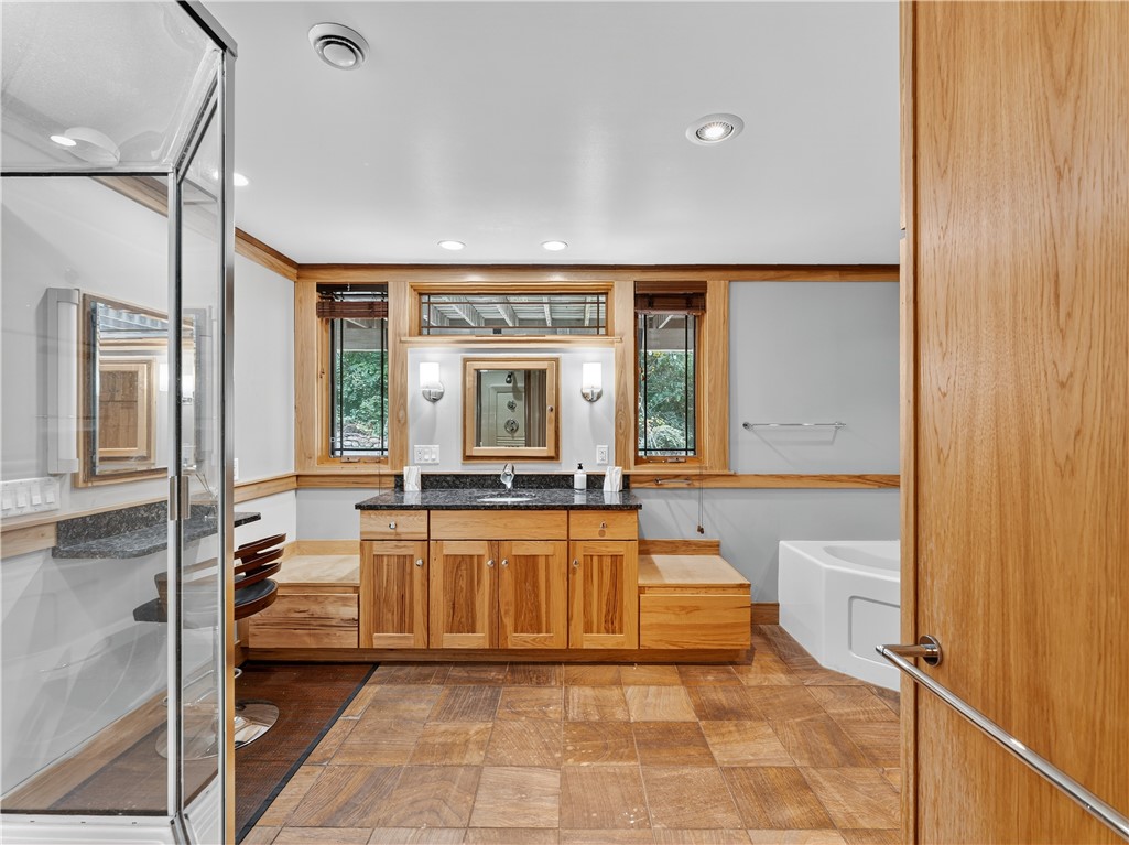 239 Bulgarmarsh Road Tiverton, RI 02878 - Photo 14 of 36