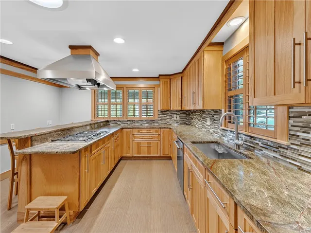 $5,000 | 239 Bulgarmarsh Road, Tiverton, RI 02878