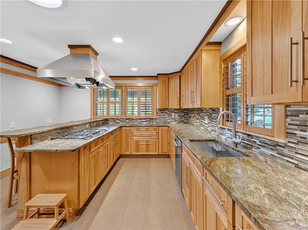 239 Bulgarmarsh Road Tiverton, RI 02878 - Photo 19 of 36