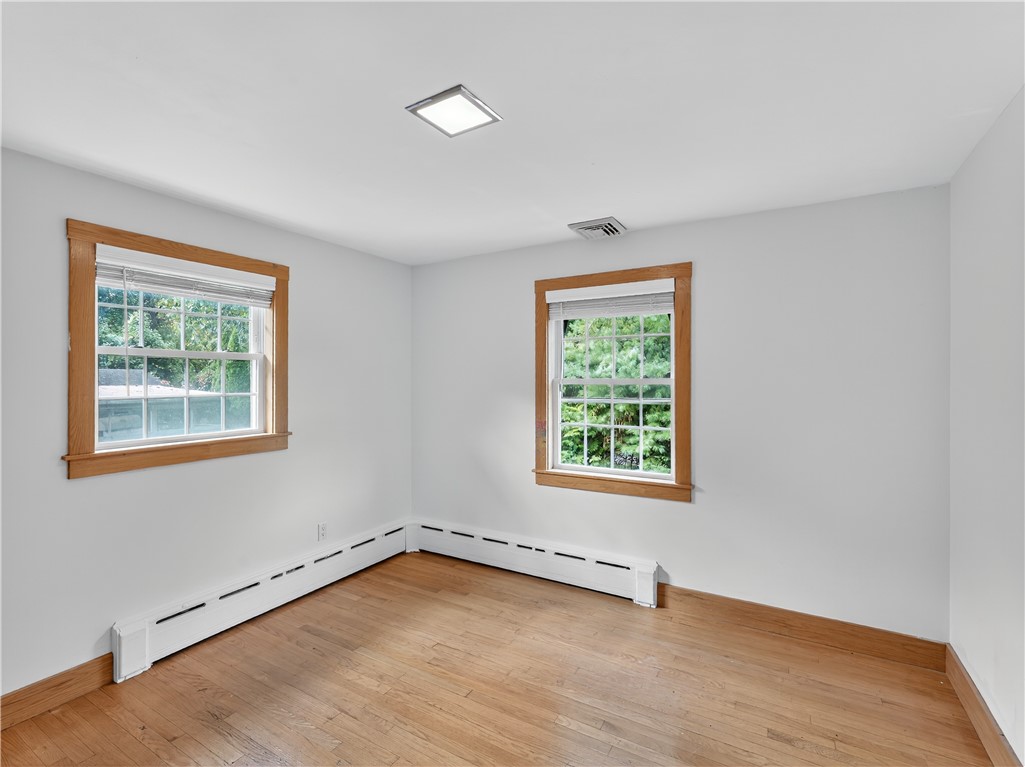 239 Bulgarmarsh Road Tiverton, RI 02878 - Photo 7 of 36