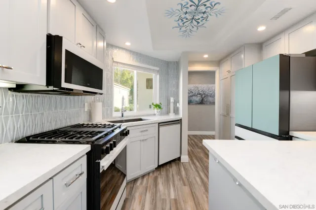 $799,999 | 2227 Medina Glen, Escondido, CA 92026