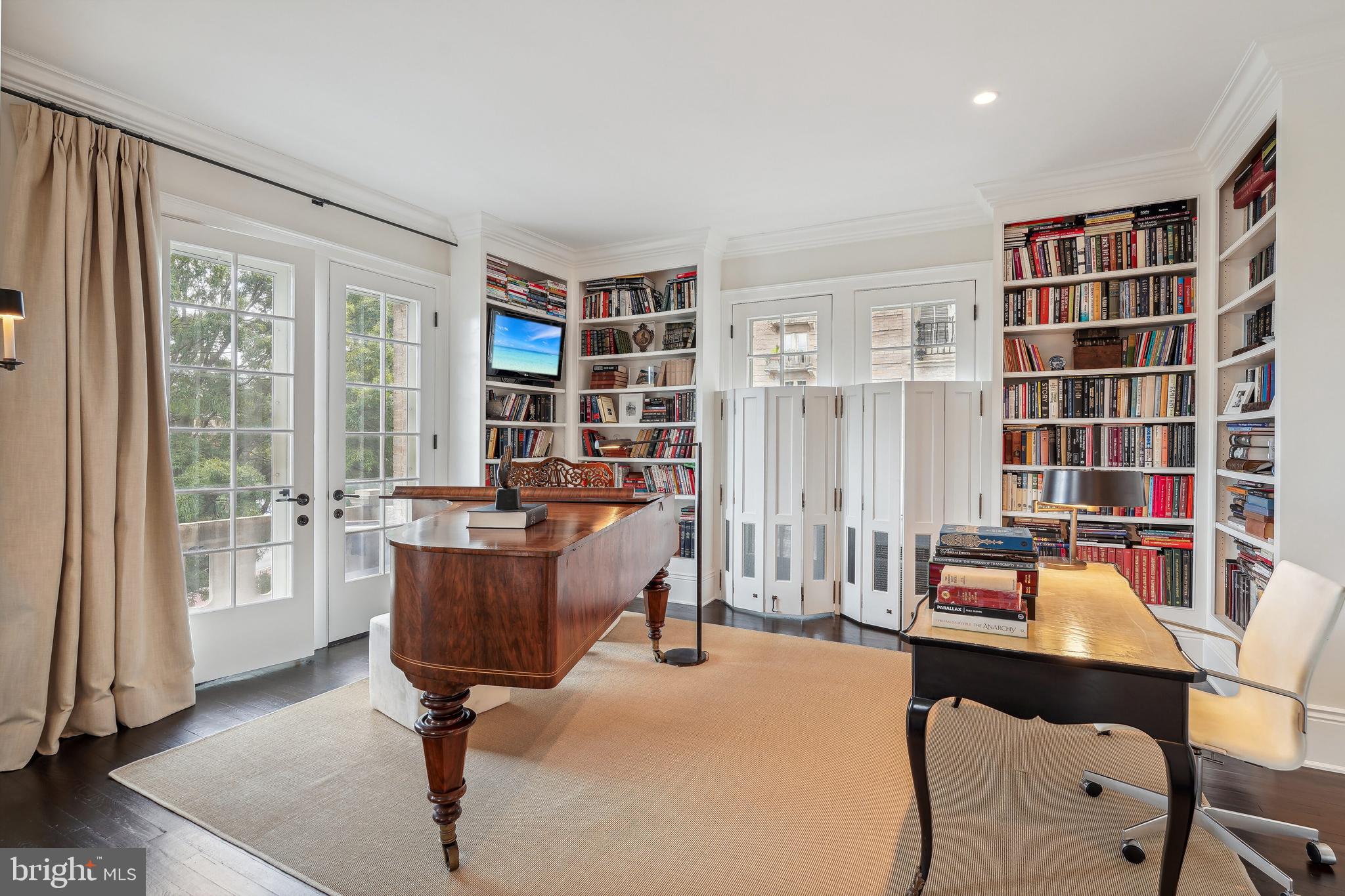 3426 16th Street Northwest, Unit 201 & 202 Washington, DC 20010 - Photo 11 of 37 Five Balconies