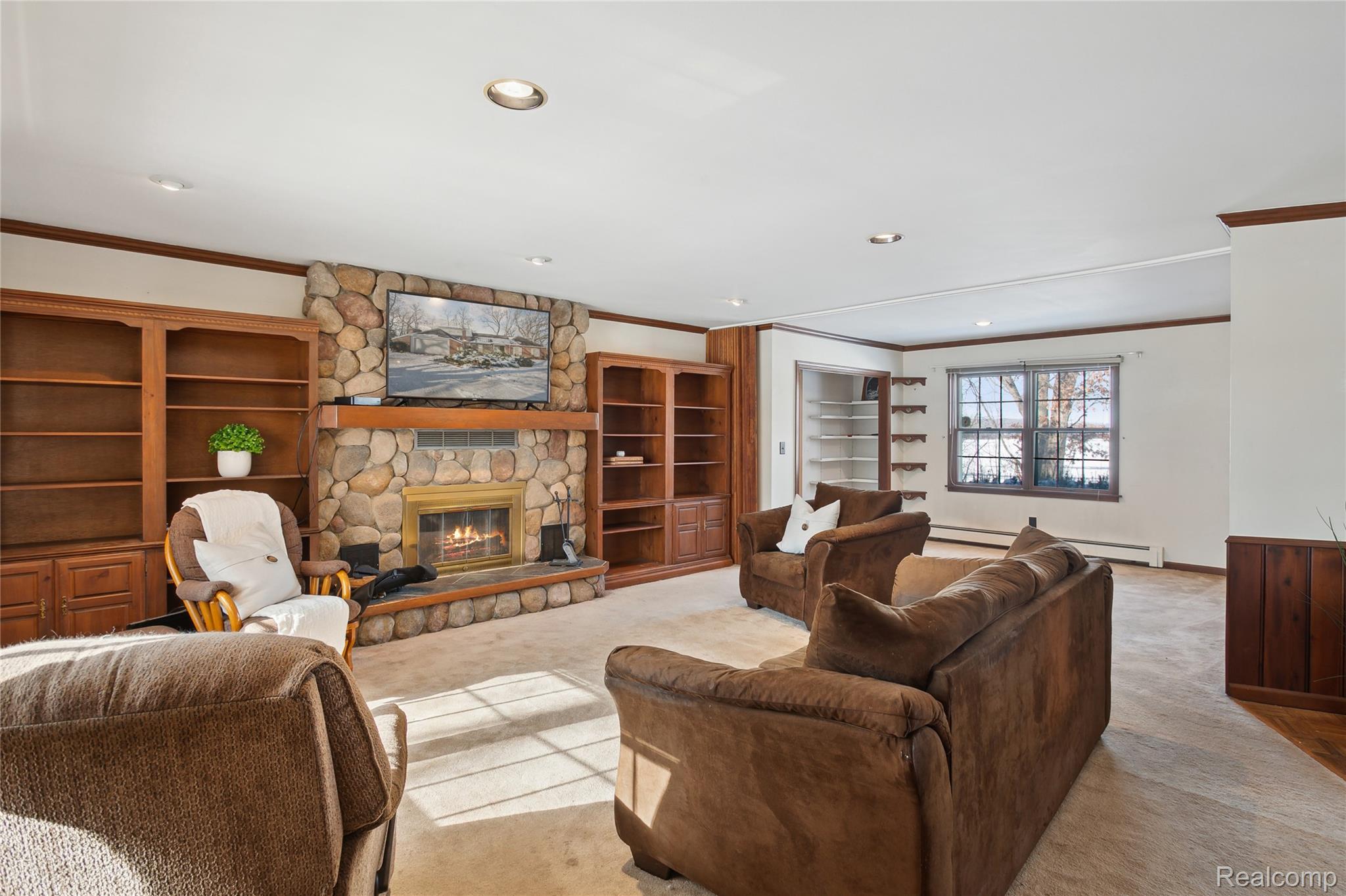 4300 West Bacon Road Hillsdale, MI 49242 - Photo 14 of 49 Family Room