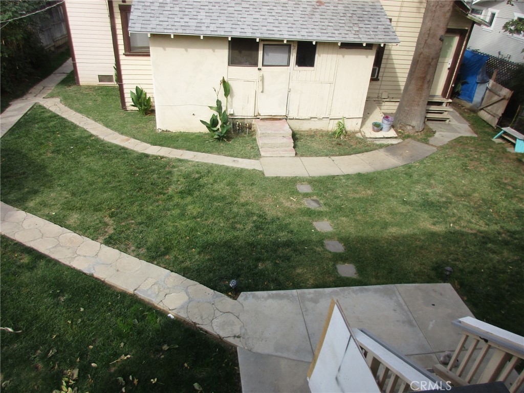 3076 Lemon Street Riverside, CA 92501 - Photo 3 of 28 COURTYARD