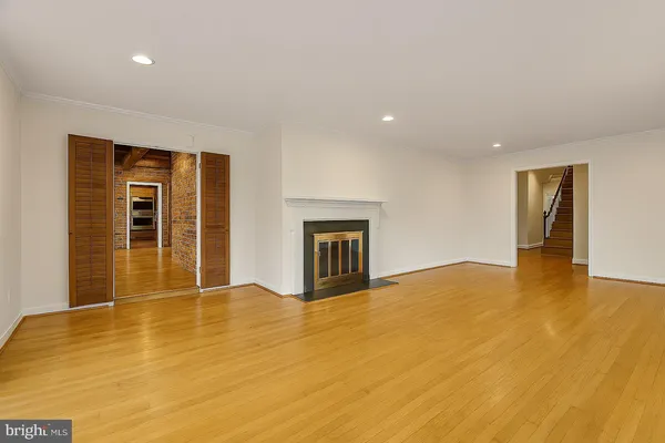$1,895,000 | 10810 Burbank Drive, Potomac, MD 20854