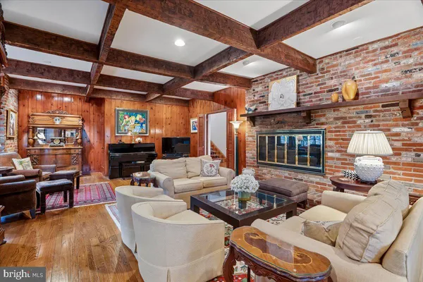 $1,895,000 | 10810 Burbank Drive, Potomac, MD 20854