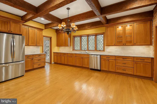 $1,895,000 | 10810 Burbank Drive, Potomac, MD 20854