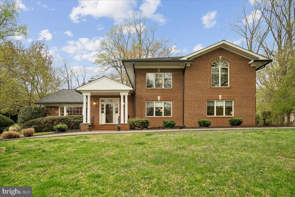 $1,895,000 | 10810 Burbank Drive, Potomac, MD 20854