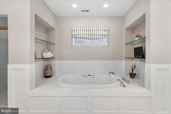 $1,895,000 | 10810 Burbank Drive, Potomac, MD 20854