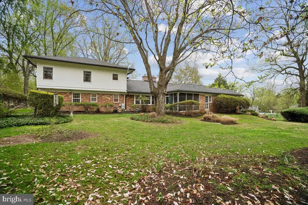 $1,895,000 | 10810 Burbank Drive, Potomac, MD 20854