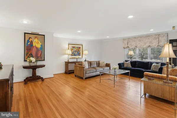 $1,895,000 | 10810 Burbank Drive, Potomac, MD 20854