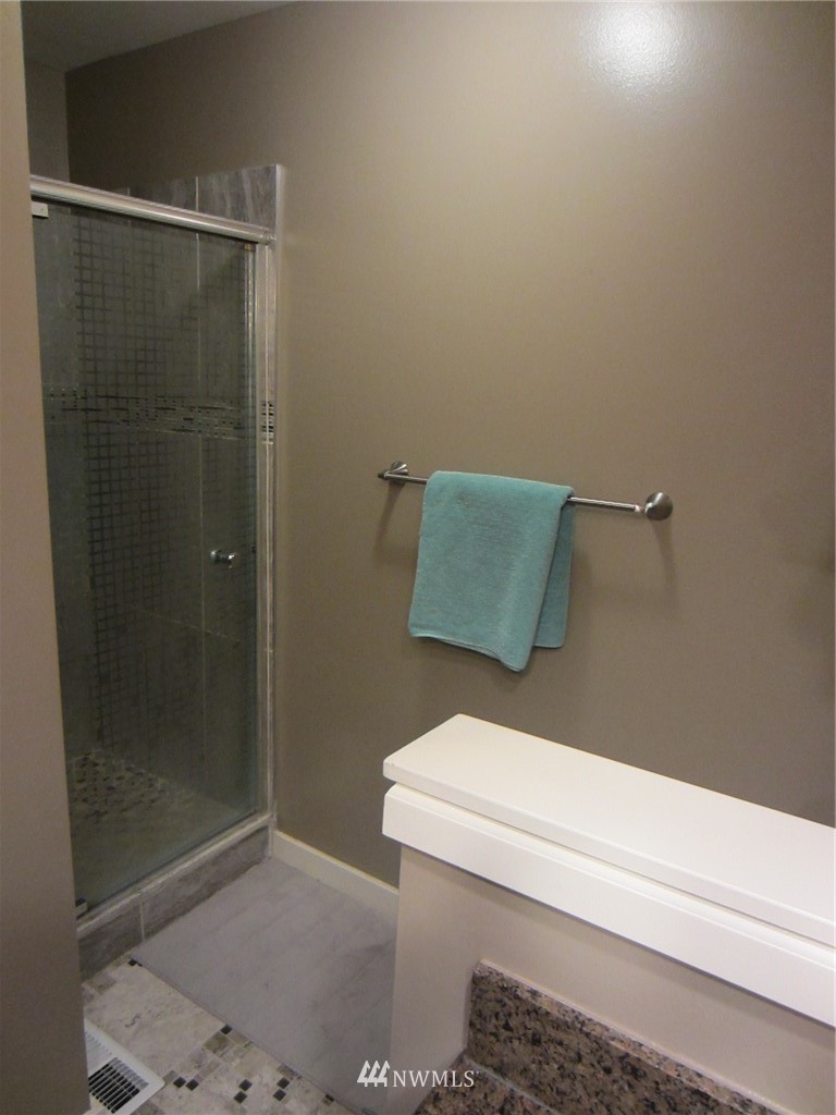 15005 110th Avenue Northeast Bothell, WA 98011 - Photo 17 of 21 Gallery Image 17