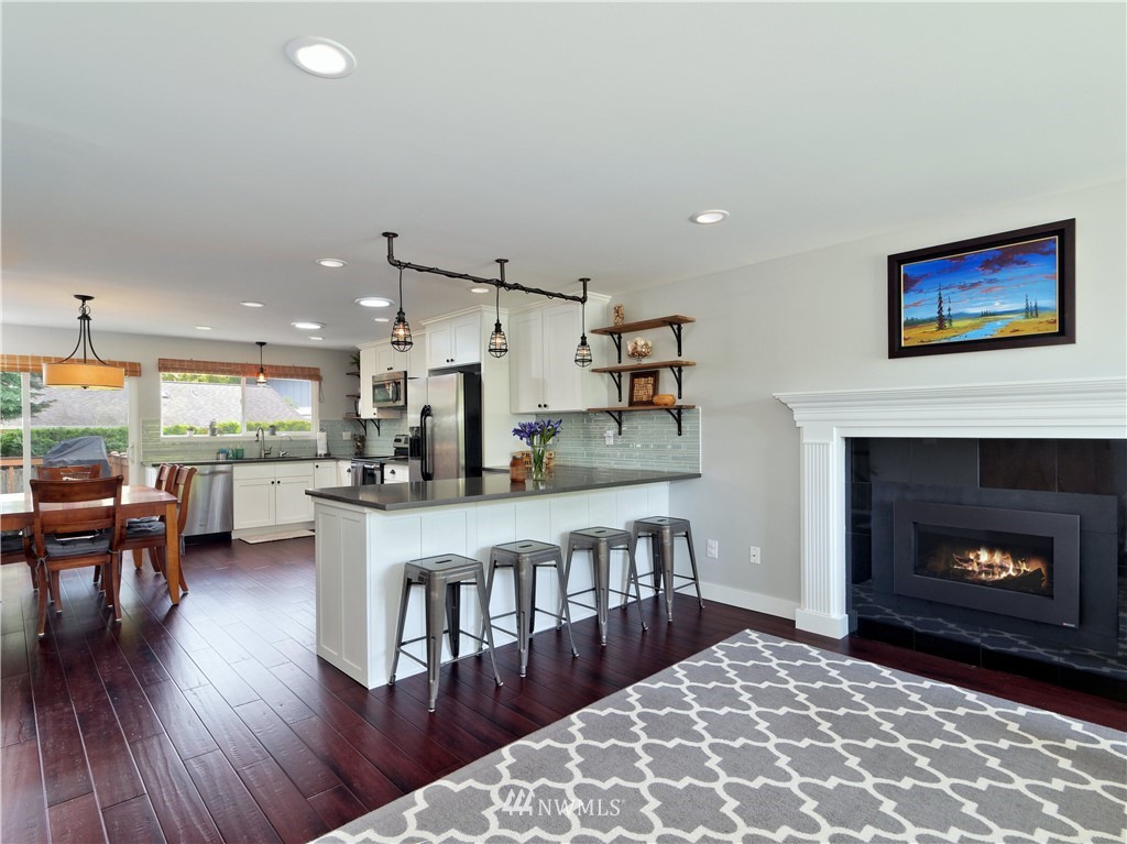 15005 110th Avenue Northeast Bothell, WA 98011 - Photo 5 of 21 Gallery Image 5