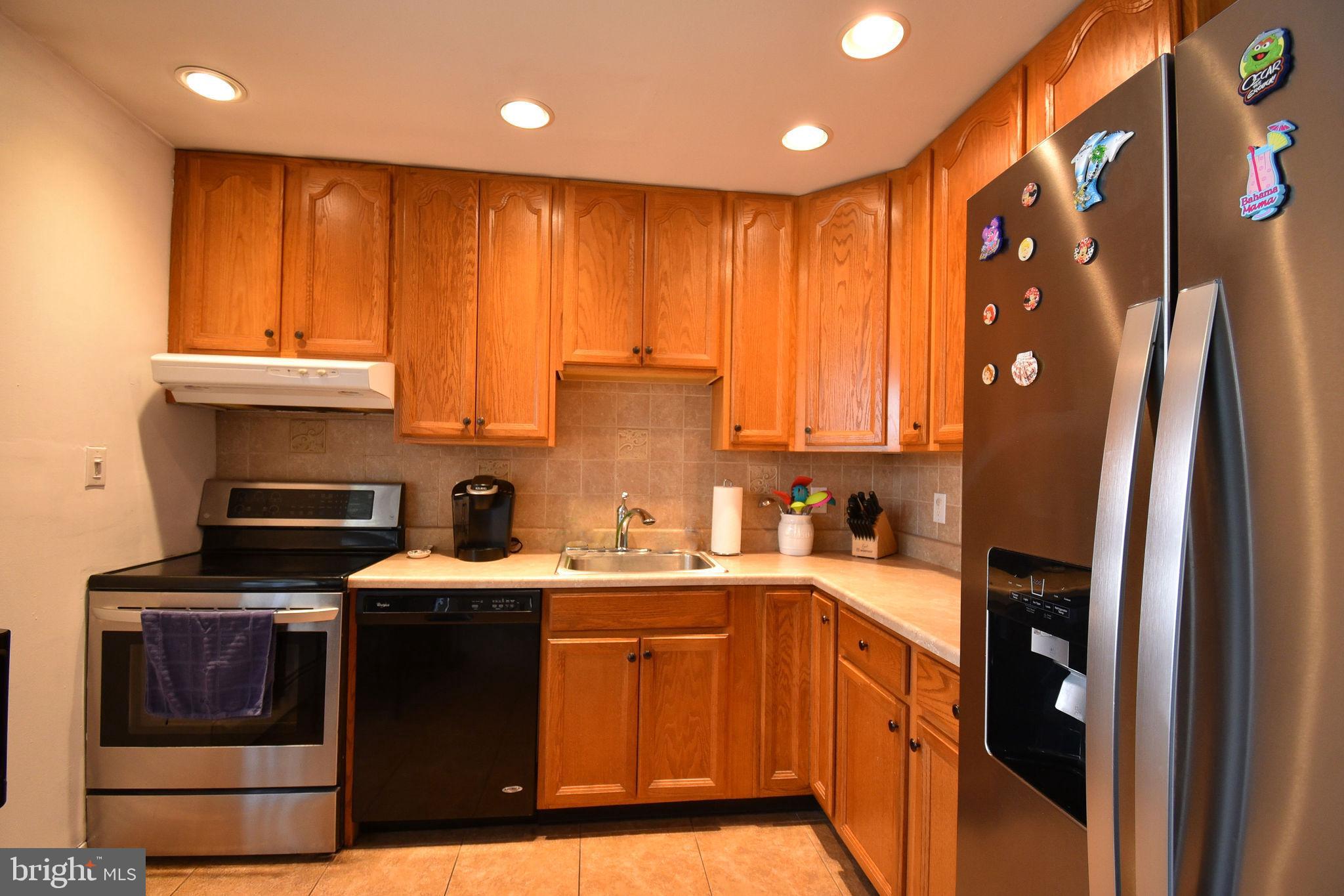 16 Jasmine Road Levittown, PA 19056 - Photo 10 of 32