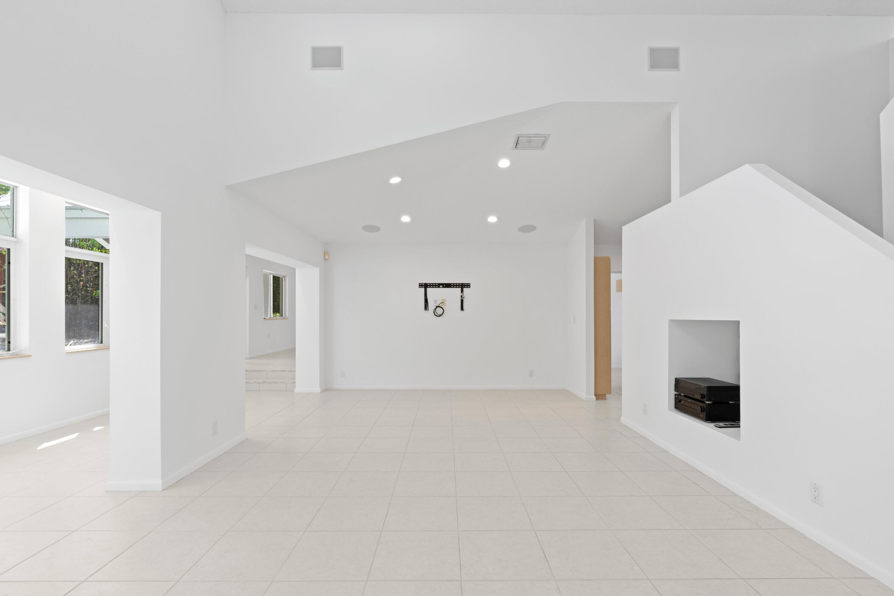 1050 Northwest 5th Avenue Boca Raton, FL 33432 - Photo 11 of 32 Living Room