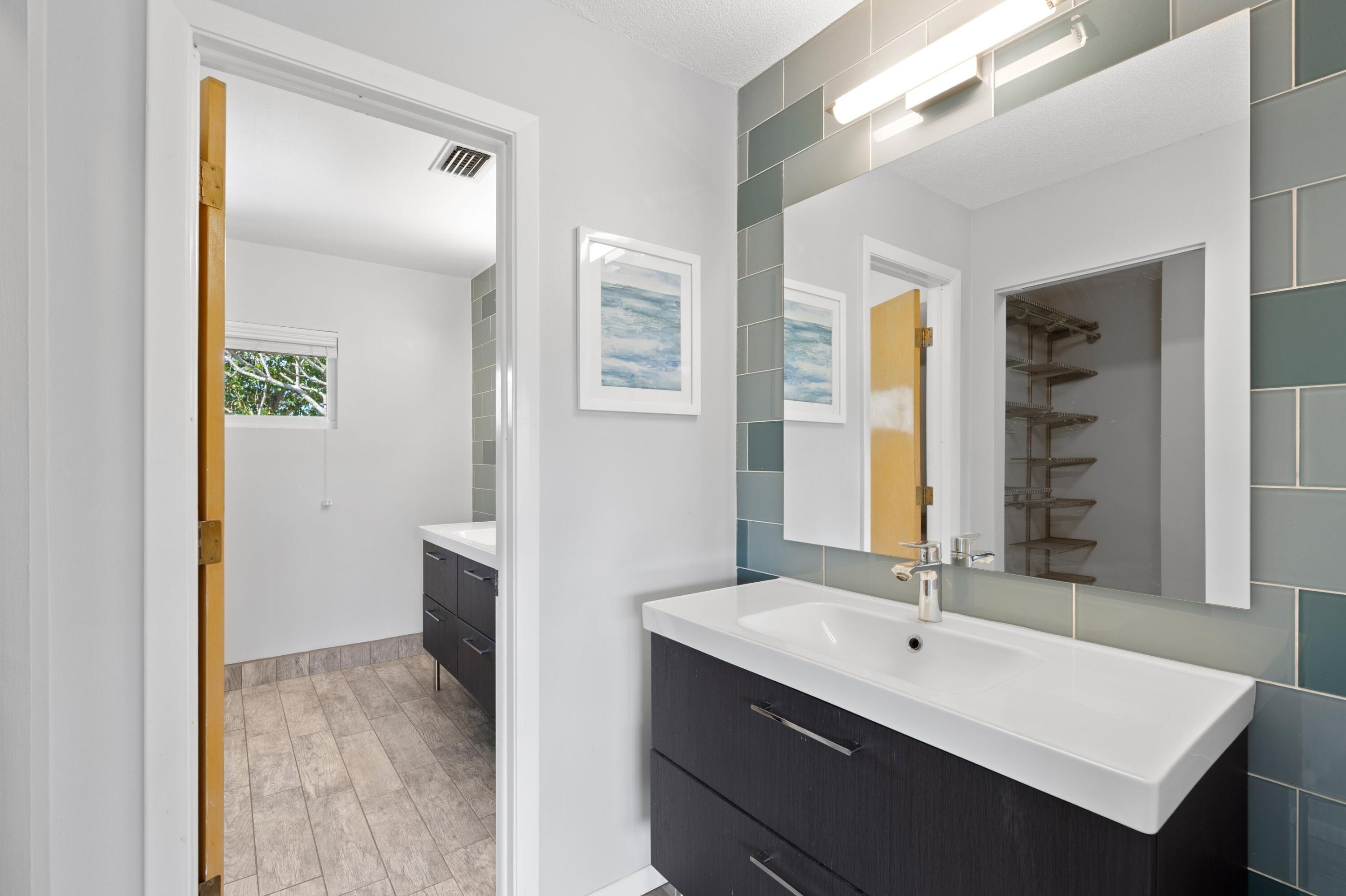 1050 Northwest 5th Avenue Boca Raton, FL 33432 - Photo 17 of 32 Master Bathroom