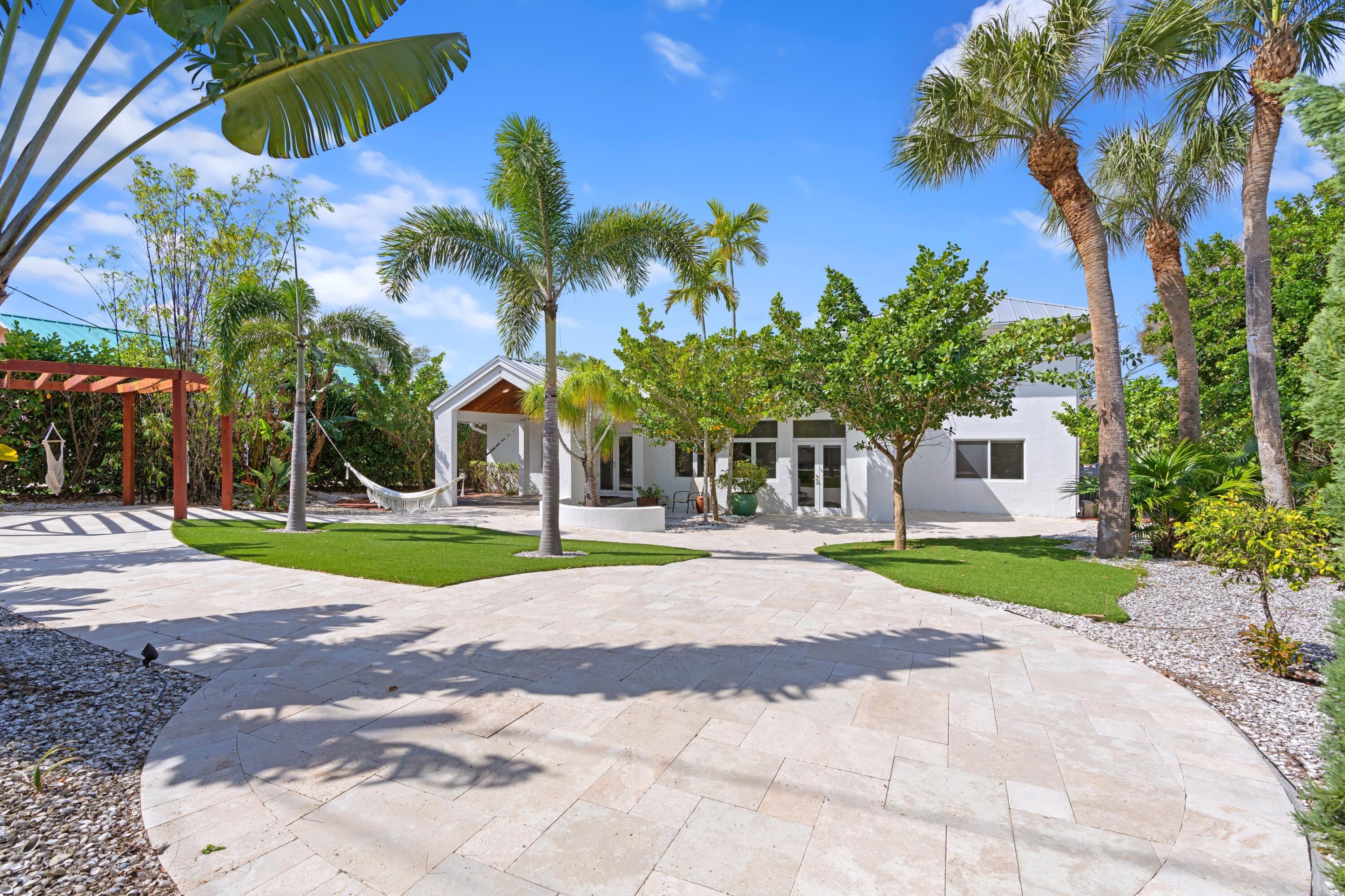1050 Northwest 5th Avenue Boca Raton, FL 33432 - Photo 7 of 32 Backyard