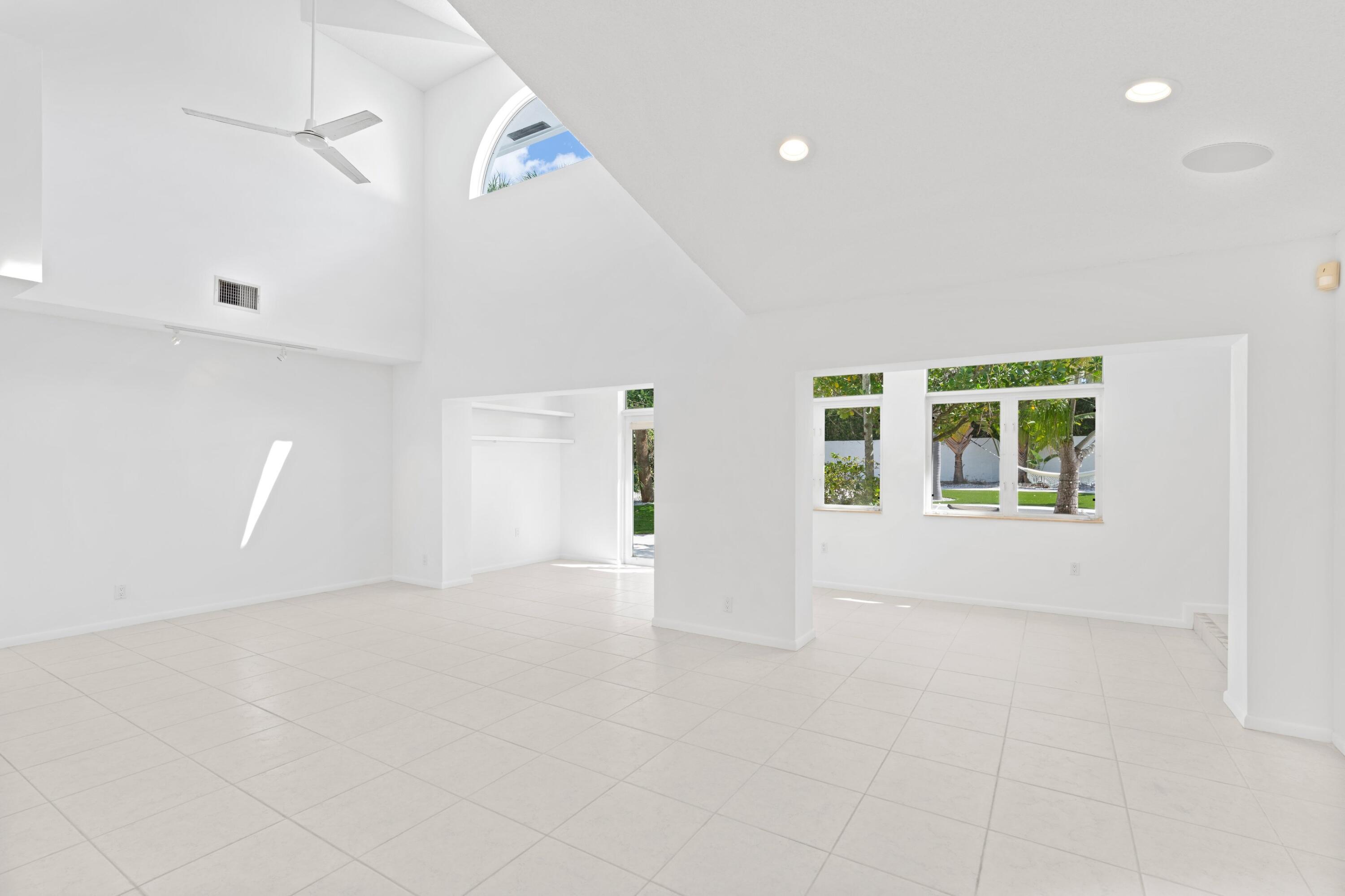 1050 Northwest 5th Avenue Boca Raton, FL 33432 - Photo 9 of 32 Living Room