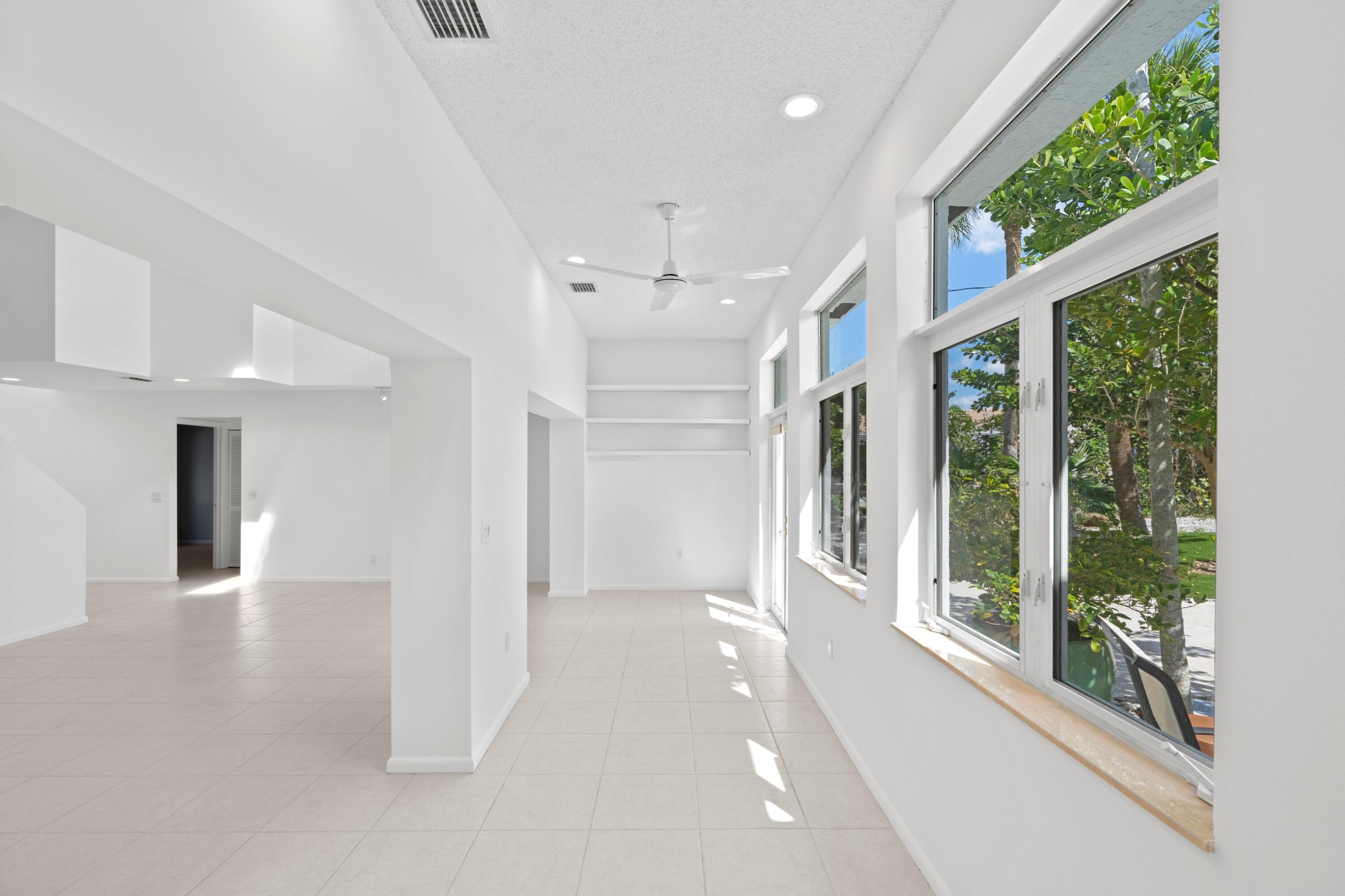 1050 Northwest 5th Avenue Boca Raton, FL 33432 - Photo 10 of 32 Living Room