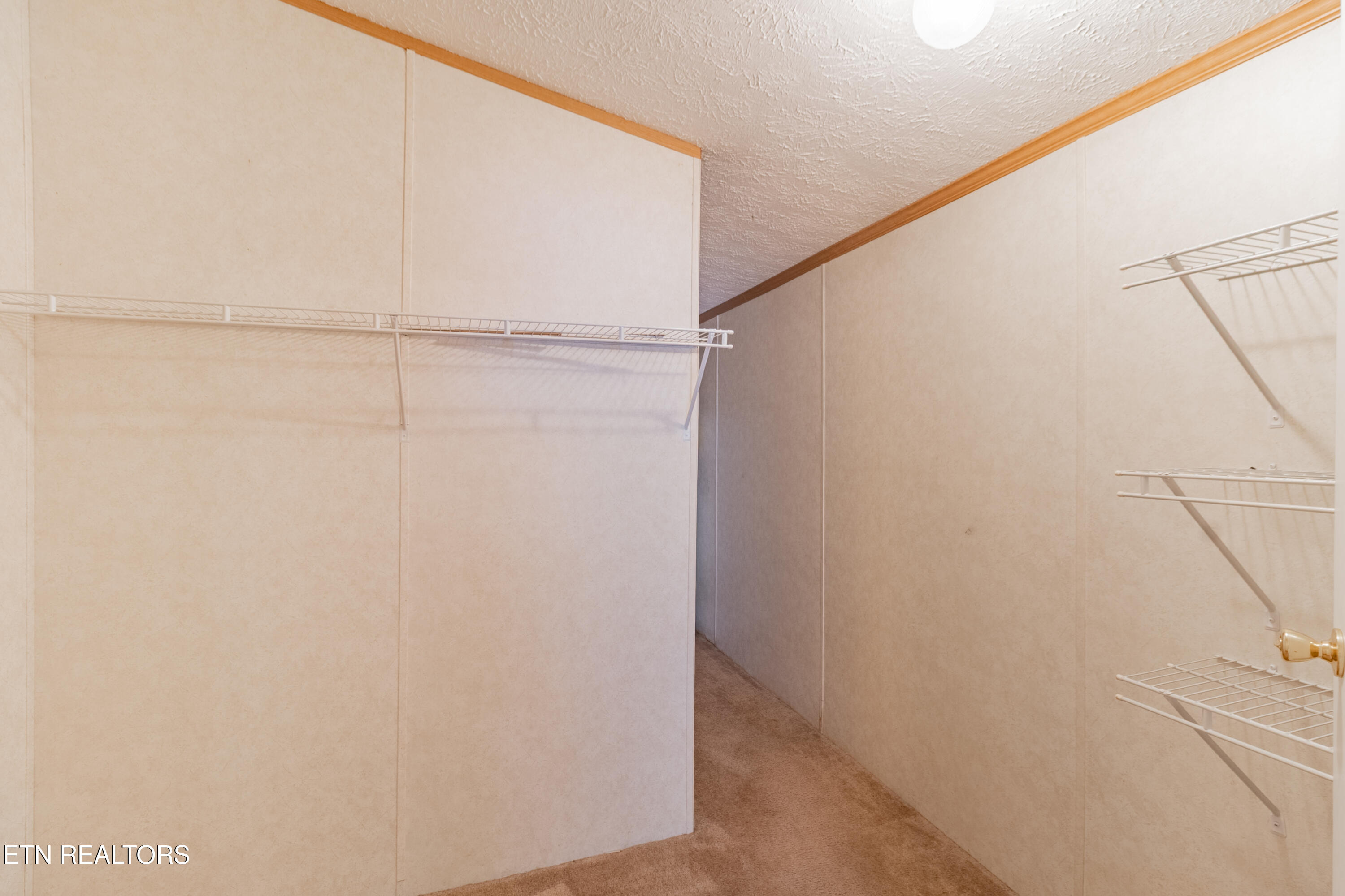 159 Cutters Lane Clinton, TN 37716 - Photo 8 of 34 _D5A8378-HDR