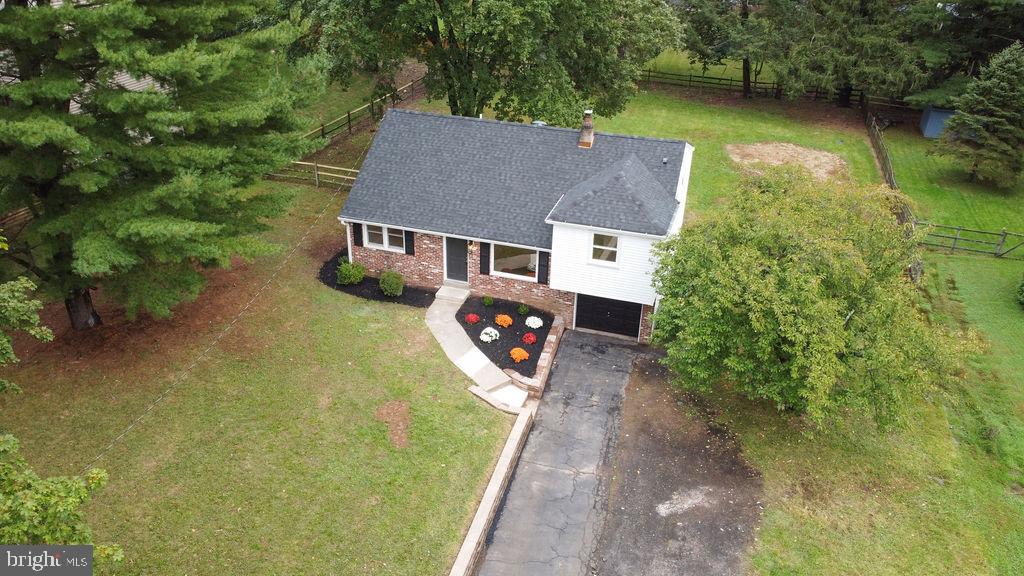 139 West Sandy Ridge Road Doylestown, PA 18901 - Photo 3 of 27