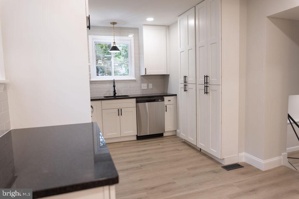 139 West Sandy Ridge Road Doylestown, PA 18901 - Photo 8 of 27