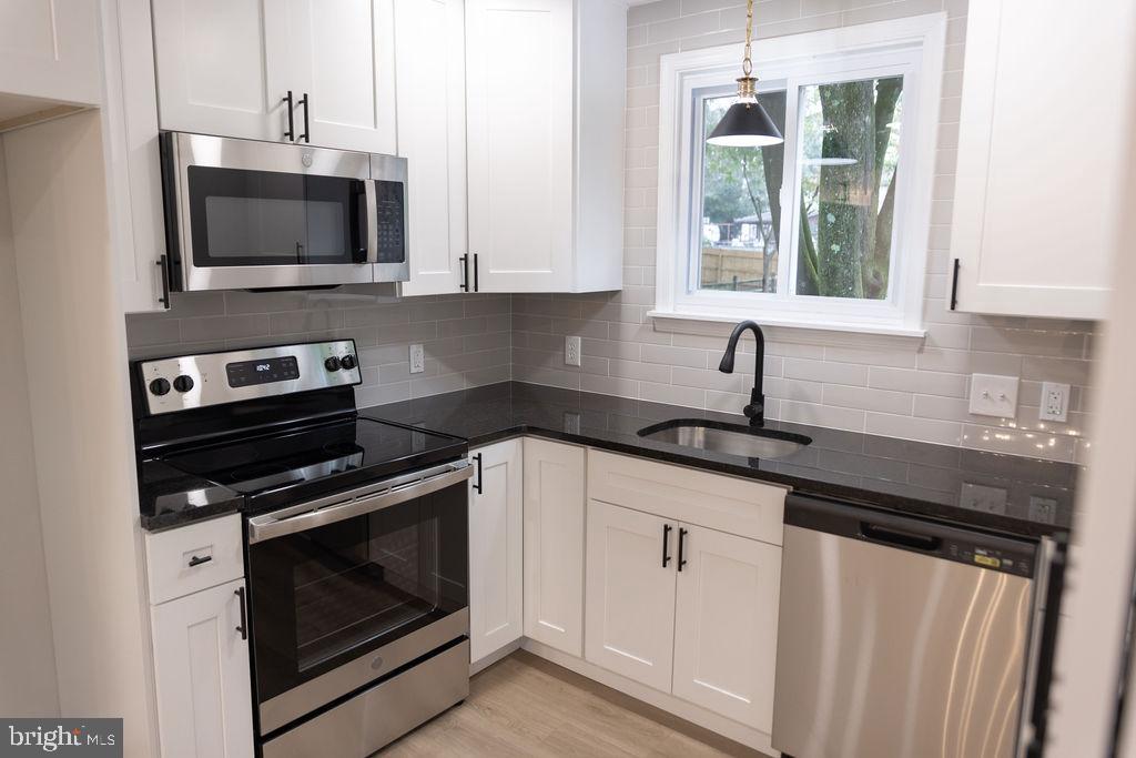 139 West Sandy Ridge Road Doylestown, PA 18901 - Photo 10 of 27
